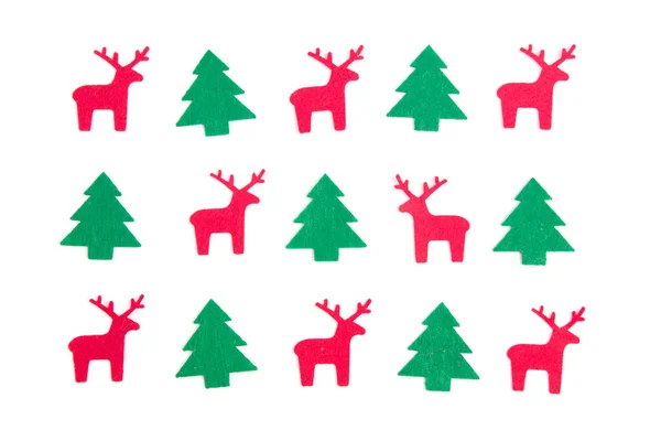 トナカイとクリスマスツリーのデザイン要素 クリスマスと休日の概念 白い背景に孤立したオブジェクト ギフトラッピングのオプション クリスマス明るい構図 — ストック写真