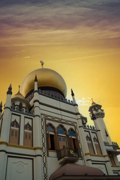 少しアラビア地区にシンガポールでスルタン モスクの昼間のイメージ — ストック写真