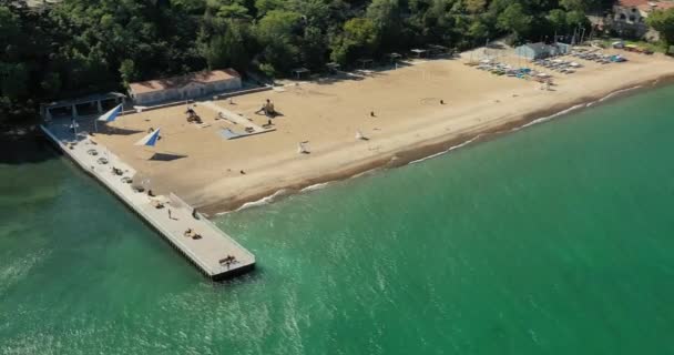 Duża Podmiejska Plaża Publiczna Glencoe Illinois Długim Molo Wzdłuż Brzegu — Wideo stockowe