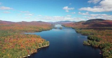 New York 'un kuzeyinde, Adirondack Park' taki 14 mil uzunluğundaki hava manzarası..