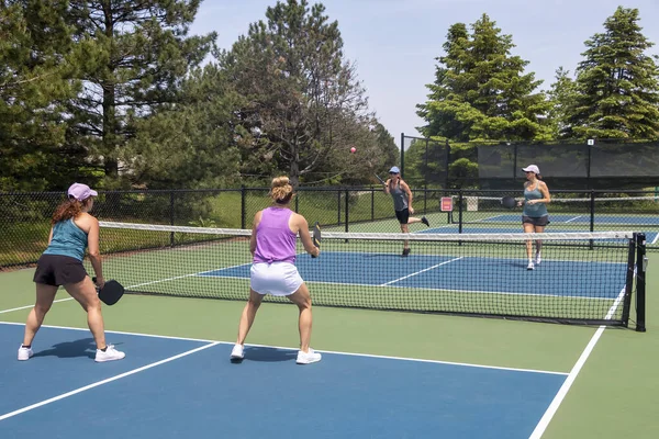 Pickleball Player Serves Ball Game Doubles Suburban Court Summer — Stock Photo, Image