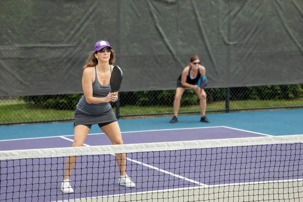 Two Pickleball Players Get Ready Return Serve Court Summer — Stock Photo, Image