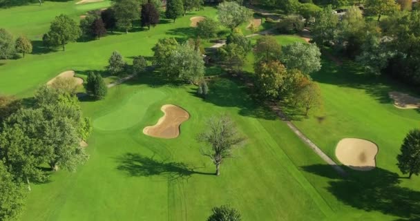 Luftaufnahme Eines Vorstädtischen Golfplatzes Chicago Frühen Morgen Mit Fairways Und — Stockvideo