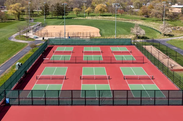 Aerial View New Pickleball Facility Red Green Courts Suburban Park — Stock Photo, Image