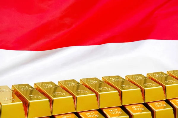 Barisan Emas Bersinar Pada Latar Belakang Bendera Indonesia Cadangan Bisnis — Stok Foto