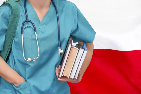 Närbild Ung Kvinnlig Student Läkare Med Stetoskop Och Böcker Handen Stockbild
