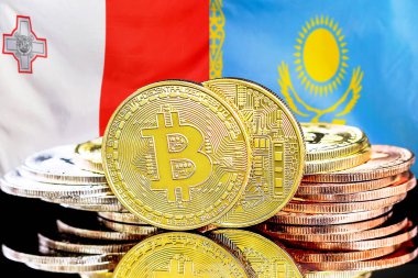 Malta ve Kazakistan bayrağı arkaplanındaki bitcoinler. Malta ve Kazakistan 'daki kripto para birimi ve engelleme teknolojisi yatırımcıları için kavram