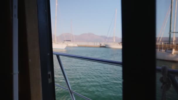 Utsikt Från Yacht Marina Eller Hamn Grekland Flyter Lugnt Vatten — Stockvideo