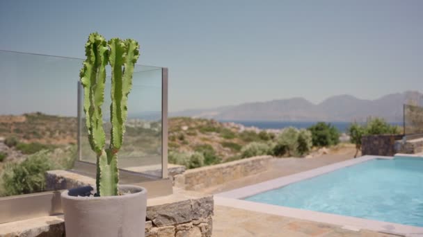 별장이나 저택에서 탁트인 내려다볼 수있다 그리스에 섬에서 광경을 수있는 수영장 — 비디오