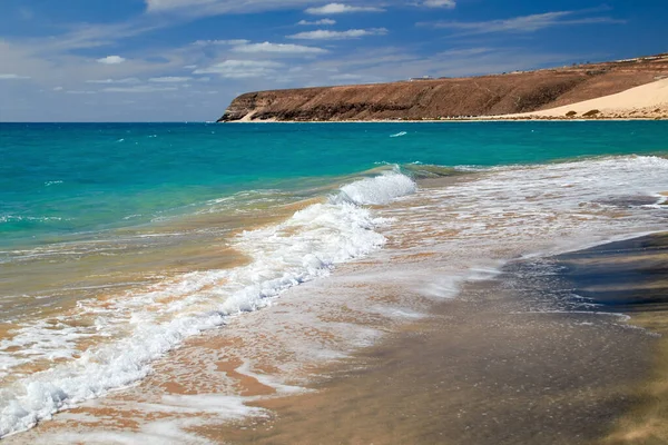 Prachtige Kustlijn Met Turquoise Blauw Water Heldere Stranden Verdorren Spray — Stockfoto