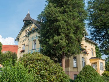 Ceska Kamenice, Çek Cumhuriyeti, 1 Ağustos 2024: Vila Heide, 1908 yılında yerel mimar Josef Weinolt tarafından inşa edilmiştir..