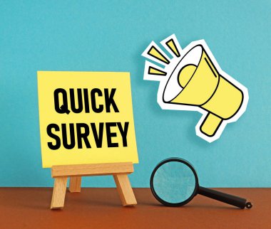 Hızlı Anket, hoparlörün bir metin ve resmi kullanılarak gösterilir