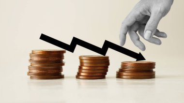 Maliyet azaltma grafiği Maliyeti düştü ve maliyet optimizasyonu.
