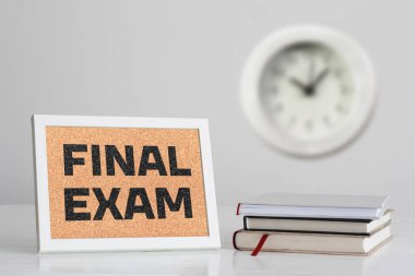 Final sınavı bir metin kullanılarak gösterilir