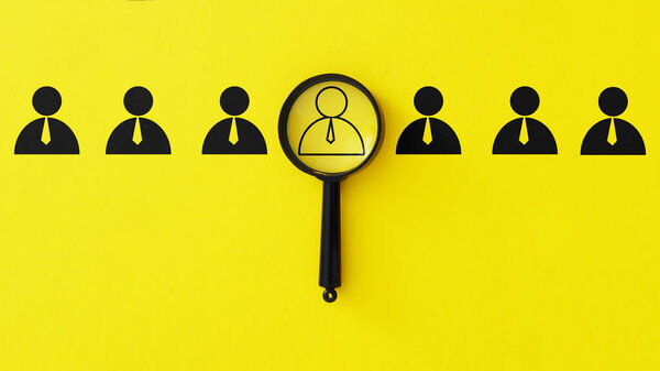 Прием на работу конкурентов. Искал работников для найма. Найди подходящего кандидата. Оценка квалификации сотрудников и прошлых результатов