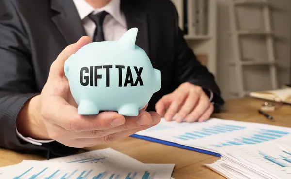 Gift Tax Wordt Weergegeven Met Behulp Van Een Tekst Spaarpot — Stockfoto