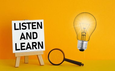 Dinle ve Öğren bir metin kullanılarak gösterilir