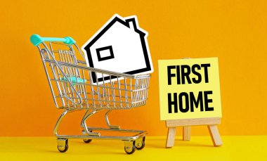 İlk ev düzeni konsepti. Ev kredisi, iş, finansal konsept. Alıcılar için ilk ev ipuçları