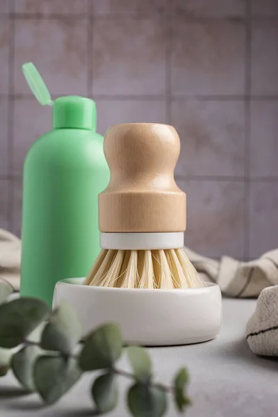 Umweltfreundliches Küchenkonzept Nachhaltiger Lebensstil Reinigungs Set Wie Spülbürste Grüne Flasche — Stockfoto