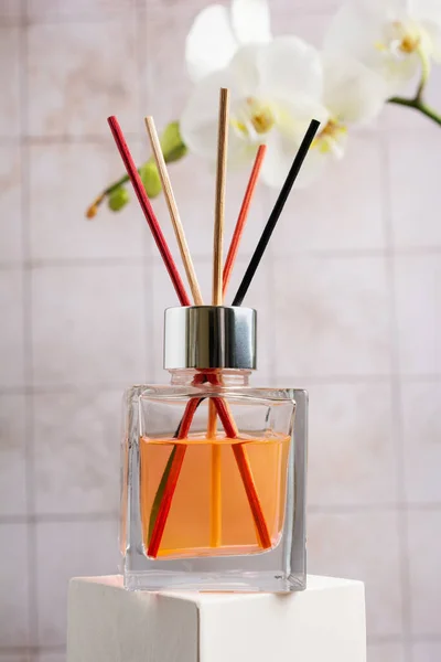 Transparente Glasflasche Aus Schilf Diffusor Lufterfrischer Für Aromatherapie Entspannen Gemütliche — Stockfoto