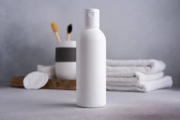 Bílý Prázdný Šampón Nebo Krém Láhev Pro Maketu Interiéru Skandinávské — Stock fotografie