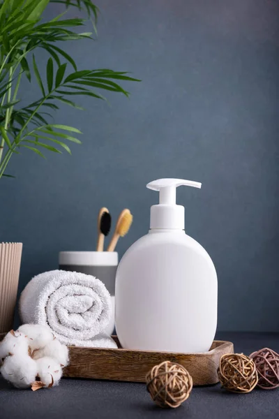 Shampoo Bianco Vuoto Bottiglia Lozione Mock Nei Moderni Interni Del — Foto Stock