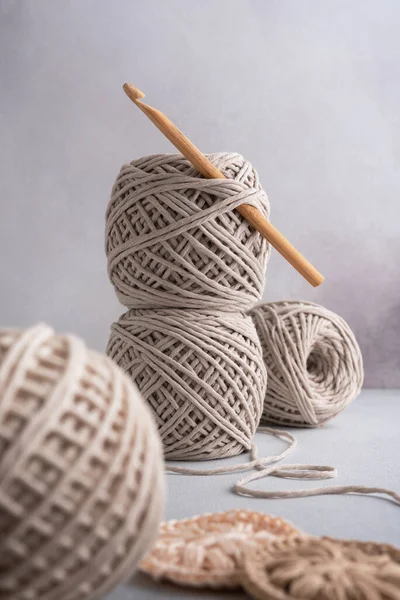 Skeins Benang Kapas Dalam Warna Pastel Untuk Crochet Konsep Kerajinan — Stok Foto