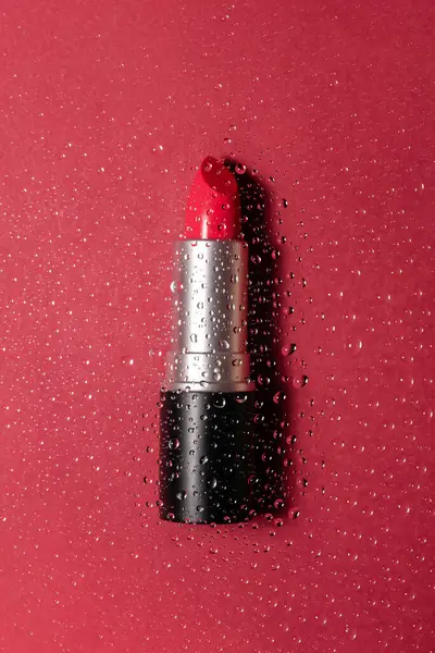 Close Image Red Lipstick Black Silver Tube Covered Water Droplets — Stock Photo, Image