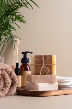 Tuvalet malzemeleri, sürdürülebilir ve çevre dostu yaşam tarzı olan doğal el yapımı sabunlar.. 