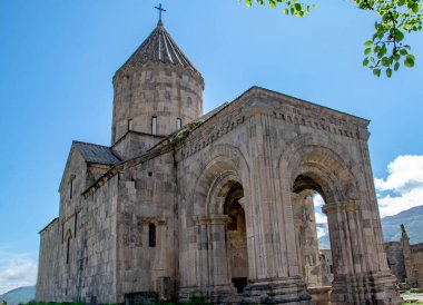 Doğadaki güzel kilise. Tatev Manastırı, Syunik bölgesindeki Ermeni Havari Kilisesi