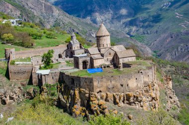 Doğadaki güzel kilise. Tatev Manastırı, Syunik bölgesindeki Ermeni Havari Kilisesi