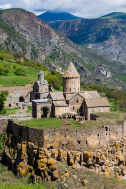 Doğadaki güzel kilise. Tatev Manastırı, Syunik bölgesindeki Ermeni Havari Kilisesi
