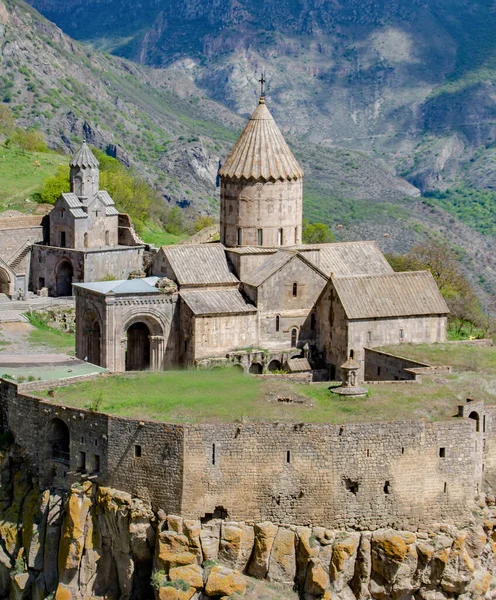 Doğadaki Güzel Kilise Tatev Manastırı Syunik Bölgesindeki Ermeni Havari Kilisesi — Stok fotoğraf