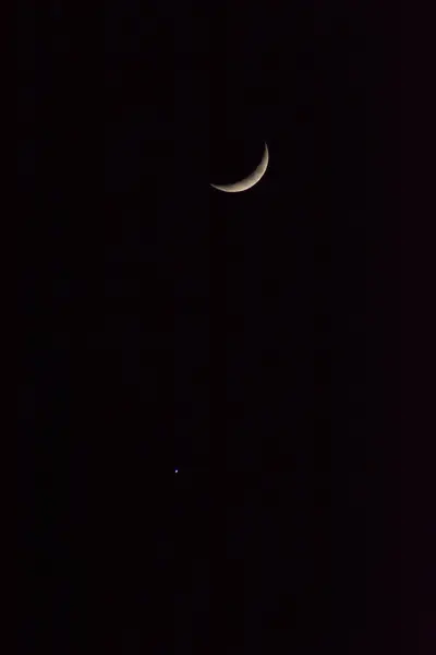 月と惑星金星 星空と月 — ストック写真