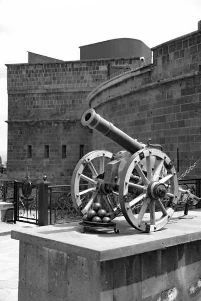 Kanon Och Fästningsmurar Svarta Slottet Gyumri Armenien — Stockfoto