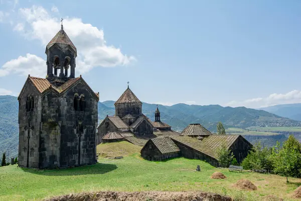 Hıristiyan kilisesi. Haghpat manastırı kompleksi. Ermenistan 'daki Apostolik Kilisesi. Kilise mimarisi, kemerler ve kubbe