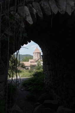 Dağlardaki kilise.