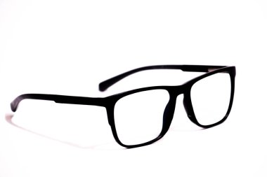 gözlük beyaz izole arka planda