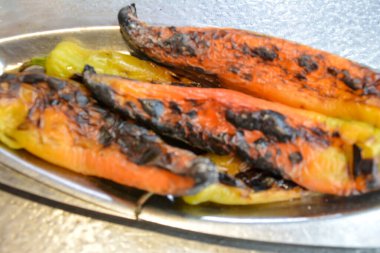 Acı biber. Baharatlı kızarmış biber.