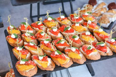 Kanepeler, lezzetli yemekler, yakın çekim.