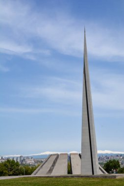 Ermeni soykırımı anıtı Erivan, Ermenistan 'da. Ermeni Soykırımı Anıtı ve Müzesi, Tsitsernakaberd. Güzel mimari