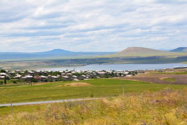 Ermenistan 'ın kuzeyindeki dağlarda Baykal köyü.