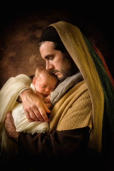 Dumny Tatuś Bawi Się Ojca Józefa Swoim Dniowym Synem Świątecznej — Zdjęcie stockowe
