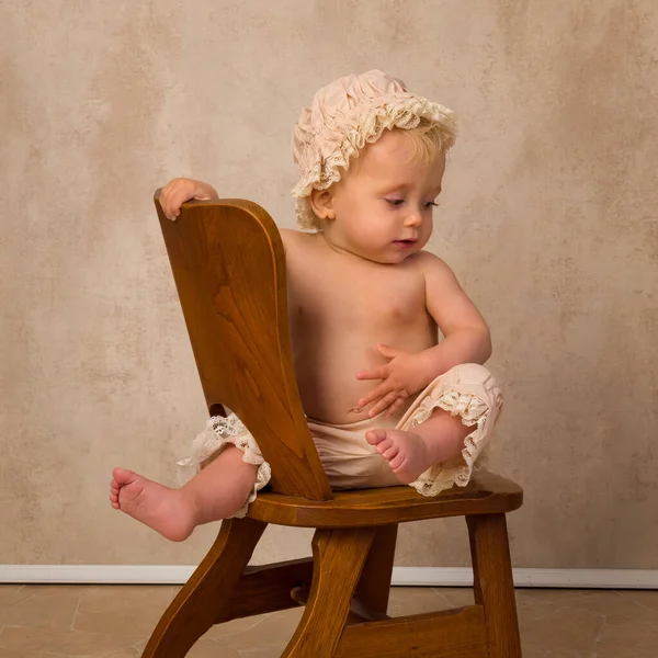Baby Boy Months Old Sitting Vintage Old Wooden Chair — Zdjęcie stockowe