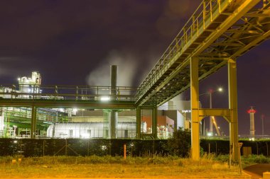 Belçika 'nın Antwerp limanında gece görüşü
