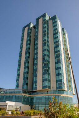 Arrecife, Lanzarote, Kanarya Adaları, Mart 2023: Lanzarote 'deki en tartışmalı binalardan birine bakın: