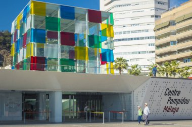 Malaga, İspanya, Nisan 2023: İspanya 'nın Malaga kentindeki Merkez Pompidou girişine bakın