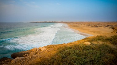 Playa del Aljibe de la Cueva ve Playa del Castillo 'da El Cotillo yakınlarındaki Fuerteventura, İspanya Kanarya Adaları