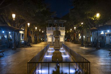 Santa Cruz de La Palma, La Palma, İspanya Kanarya Adaları, 13 Ocak 2024: Santa Cruz, La Palma 'da Plaza de La Alameda' da Dr. Perez Camacho 'nun büst heykeli