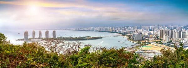Ilmakuva Sanyan Rannikkokaupungista Kiinan Hainanin Saarella — kuvapankkivalokuva